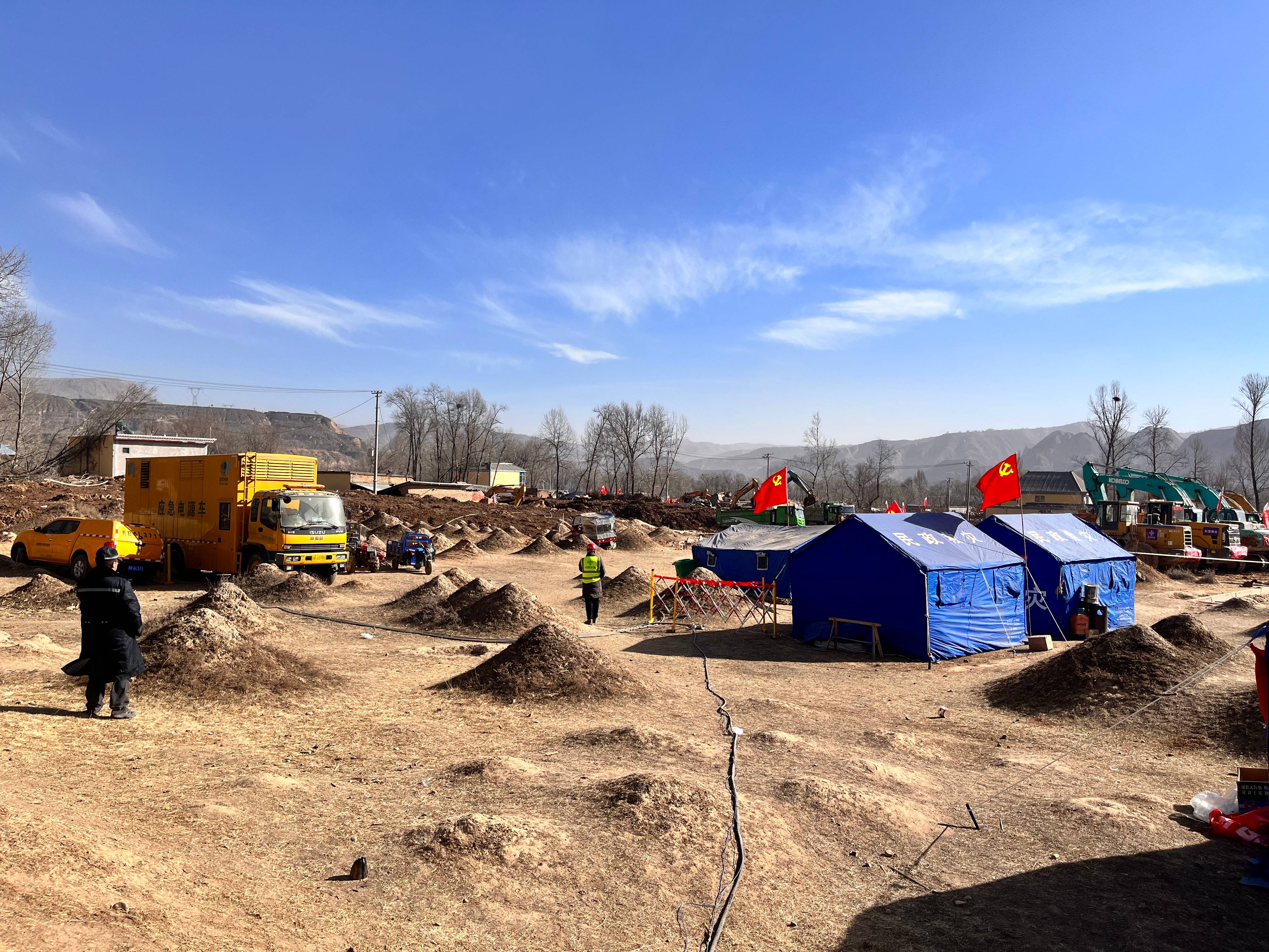 黨旗飄揚(yáng)(1).jpg 黨旗飄揚(yáng)(1).jpg