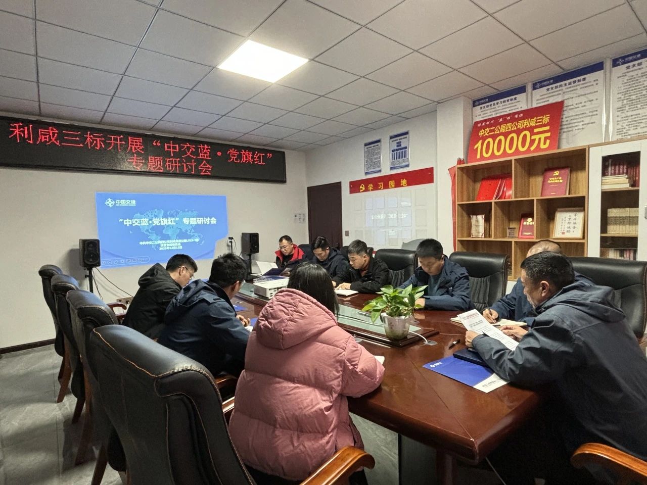 8fe64f6c8a994c7178029f7d51e2af2d.jpg 8fe64f6c8a994c7178029f7d51e2af2d.jpg