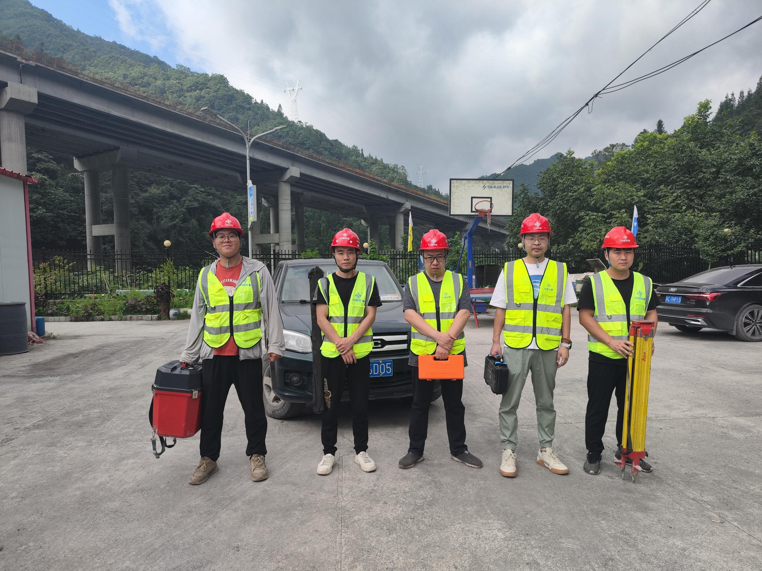 滿員出行.jpg 滿員出行.jpg