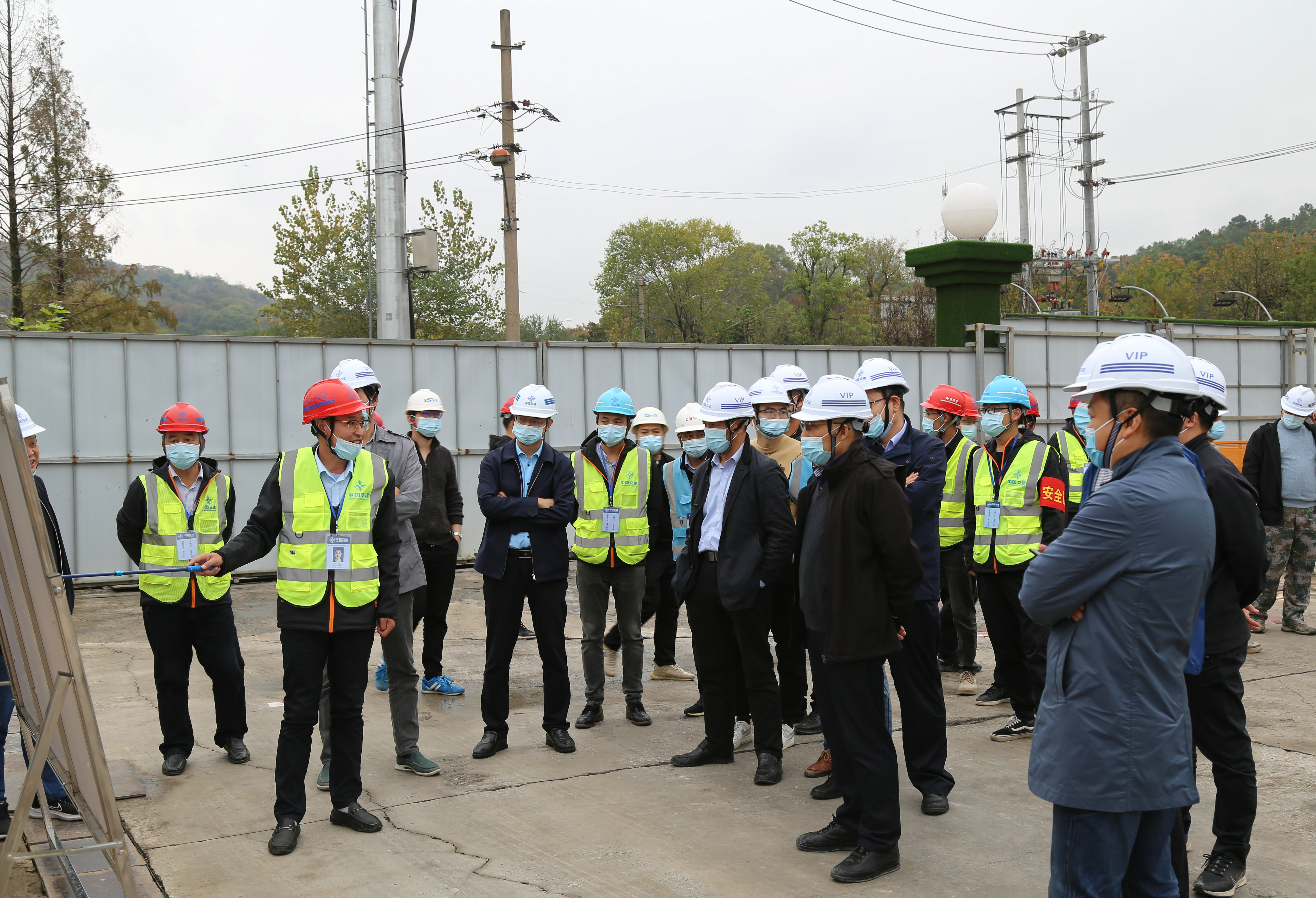 江蘇省城市軌道交通工程質(zhì)量安全監(jiān)督檢查組到南京地鐵項(xiàng)目檢查指導(dǎo)工作.JPG 江蘇省城市軌道交通工程質(zhì)量安全監(jiān)督檢查組到南京地鐵項(xiàng)目檢查指導(dǎo)工作.JPG